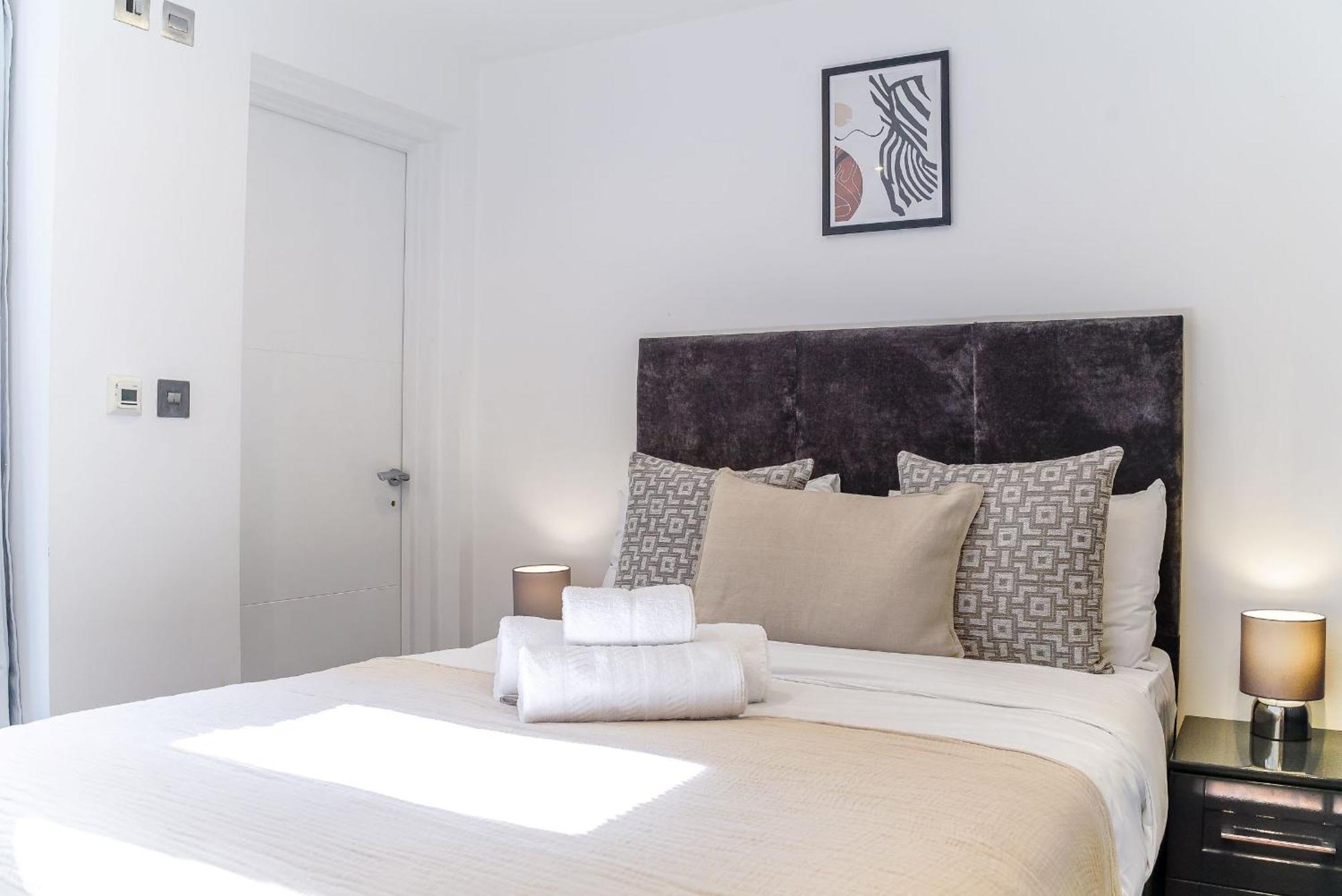 Notting Hill & Hyde Park - 2Br - Cityapartmentstay 伦敦 外观 照片