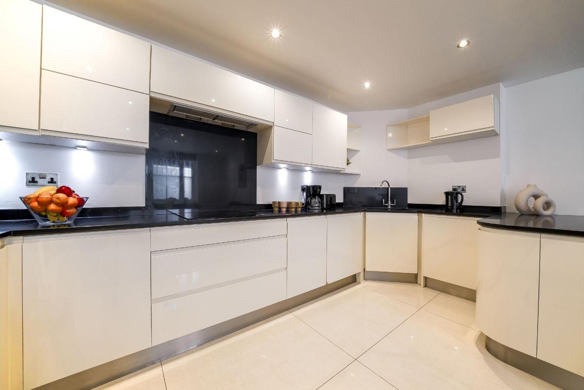 Notting Hill & Hyde Park - 2Br - Cityapartmentstay 伦敦 外观 照片